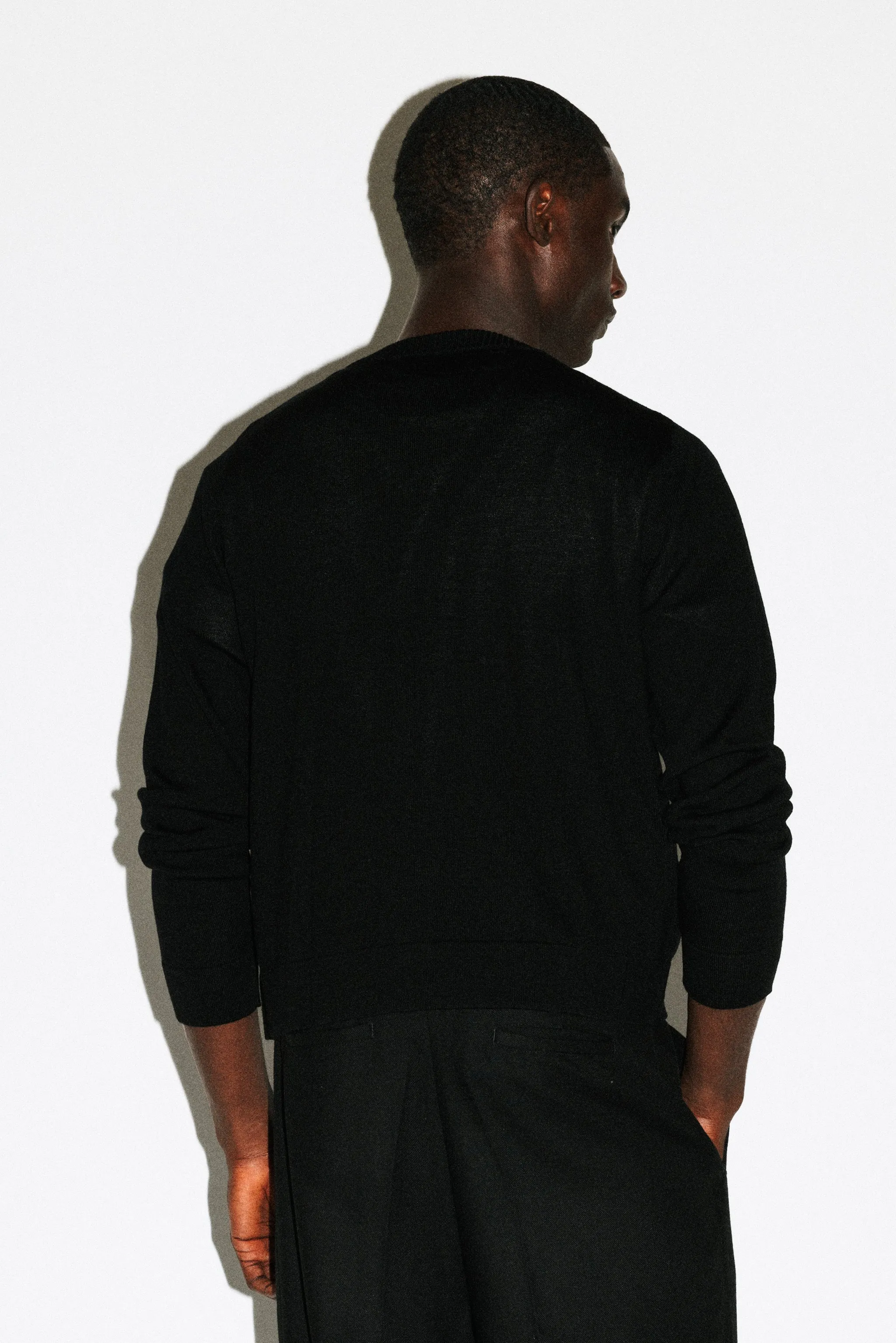 Hammer 90s Fit V-Neck Sweater  |  Black