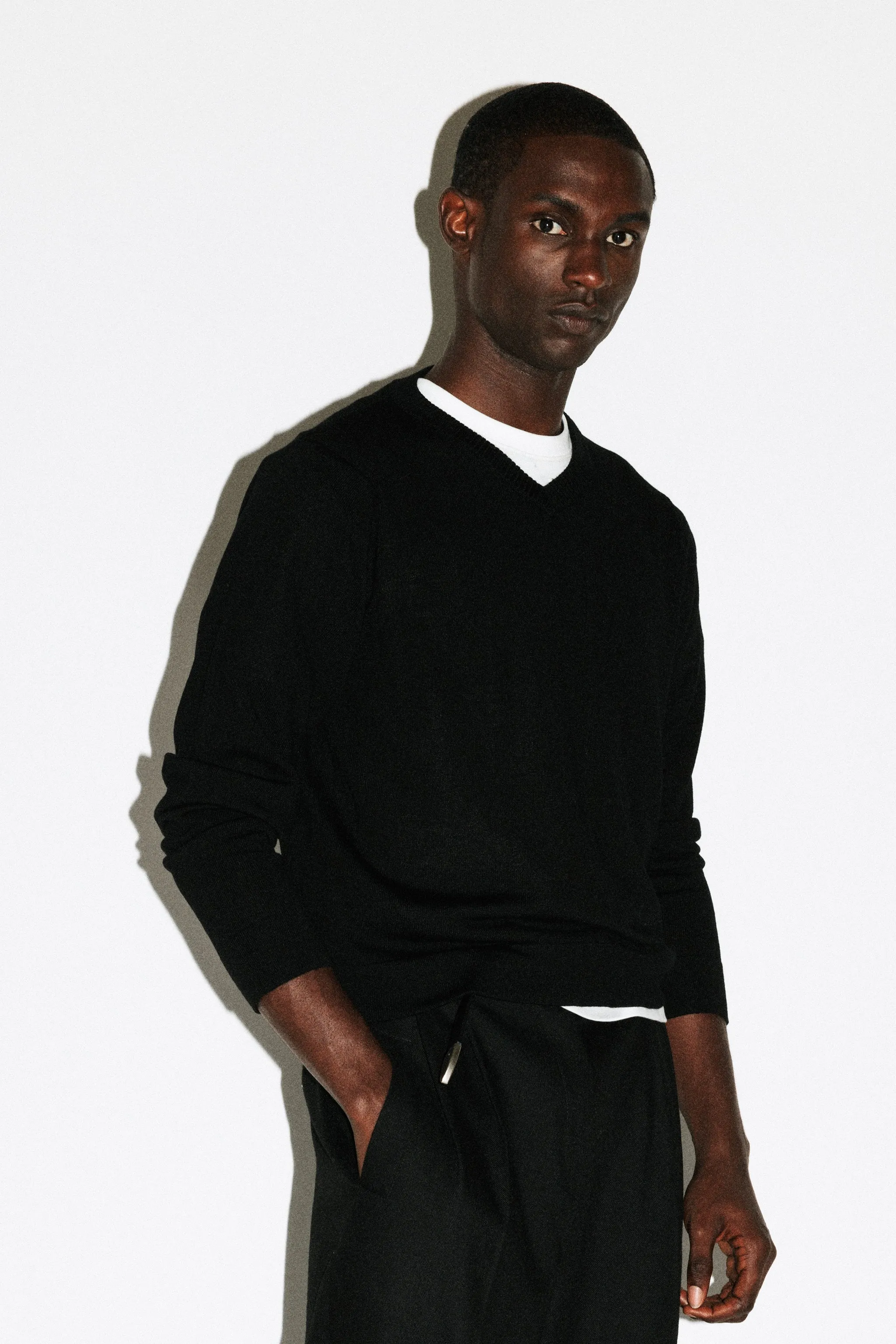 Hammer 90s Fit V-Neck Sweater  |  Black