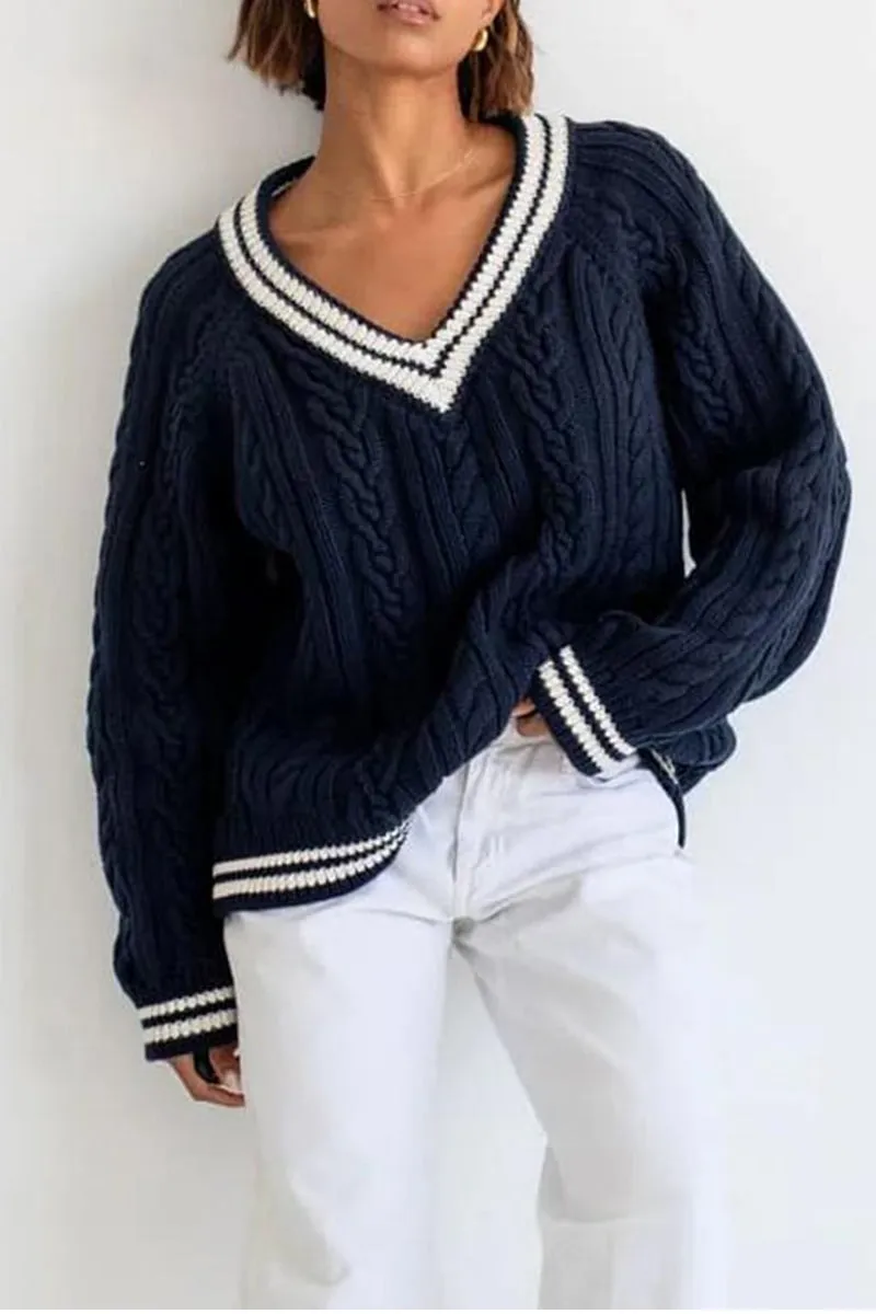 HWR1306 Classic Cable Knit V-Neck Sweater